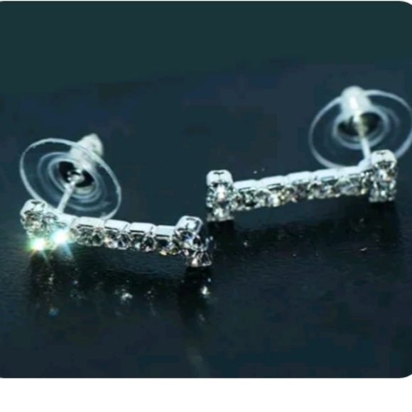 Letter I Rhinestone Crystal Stud Silver Earings - Picture 7 of 7